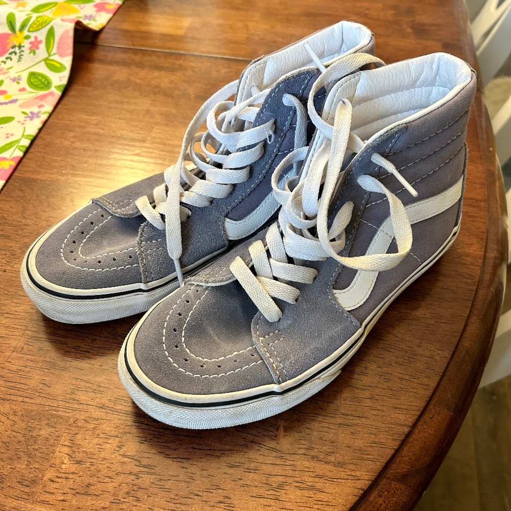 Vans High Top Sneakers in Light Gray and White